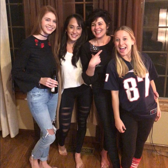 Meet your Posher, Lindsey! - Picture 4 of 8